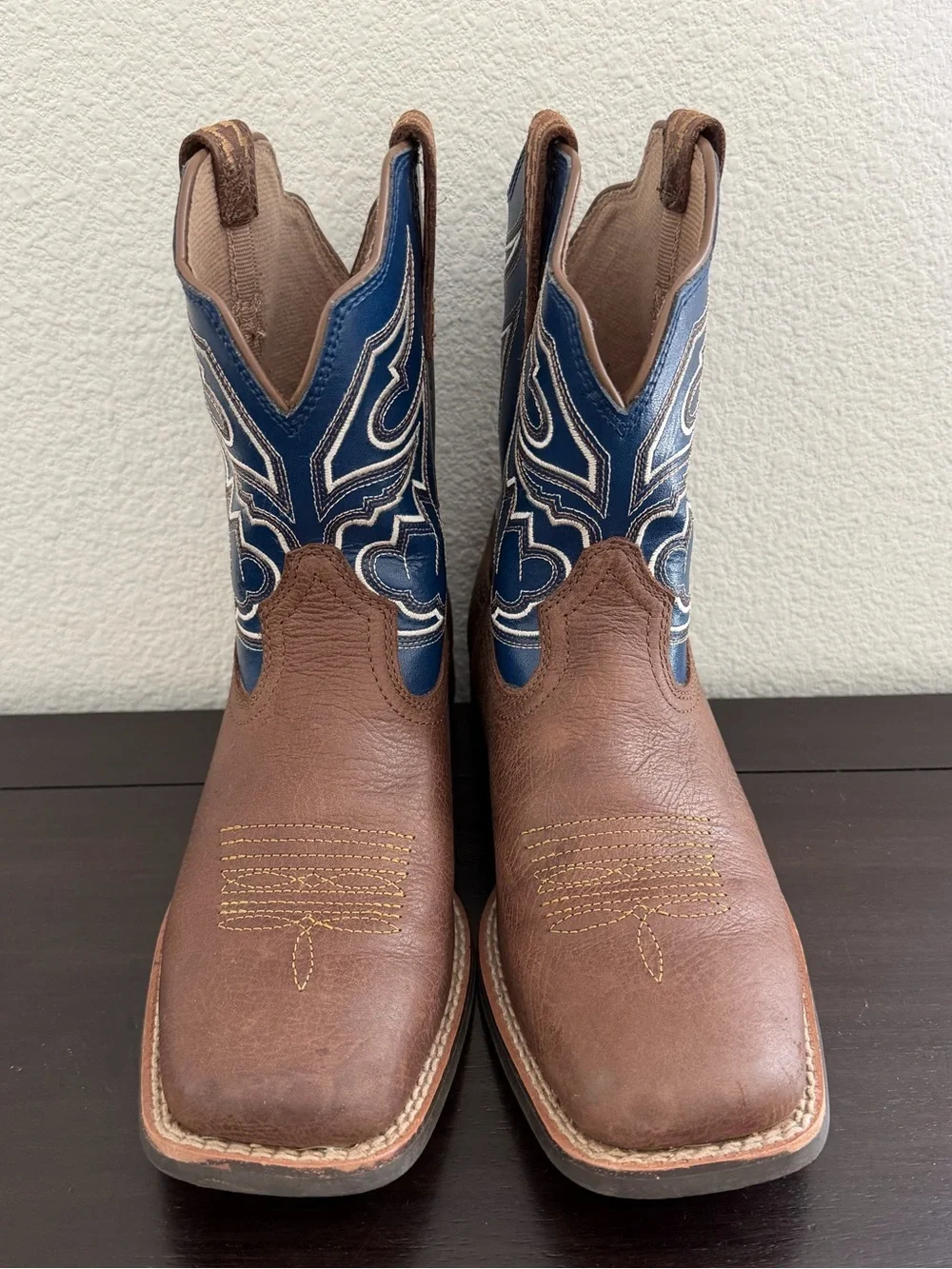 Ariat Kids Sorting Pen Leather Cowboy Boots with Blue Embroidered Shaft Size 3